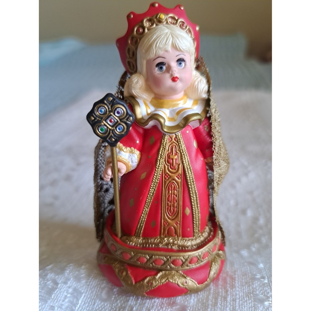 Hallmark Keepsake Christmas Ornament Queen Alice In Wonderland 1999 Madame Alexa